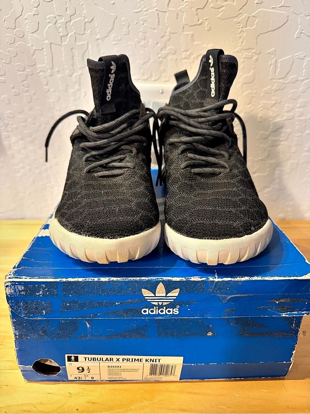 Adidas Tubular X Primeknit Black & White US 9.5 Sneakers